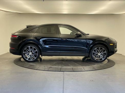 Used 2025 Porsche Cayenne Coupe image 8