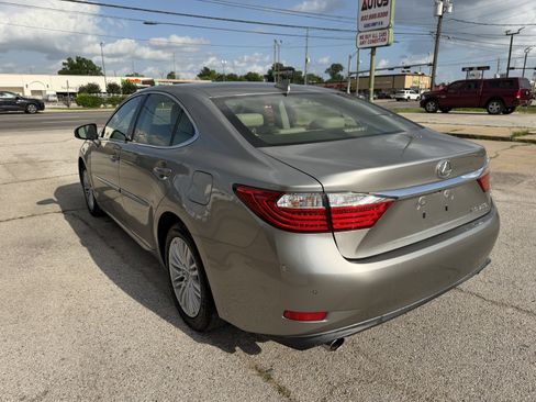 Used 2015 Lexus ES 350 w/ Luxury Package FWD image 31