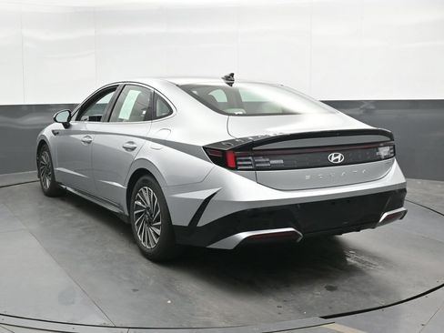 Used 2025 Hyundai Sonata SEL FWD image 10