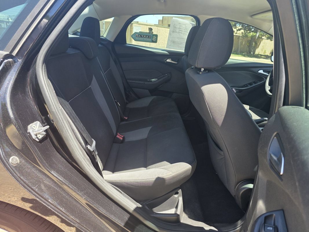 Used 2013 Ford Focus SE FWD image 17