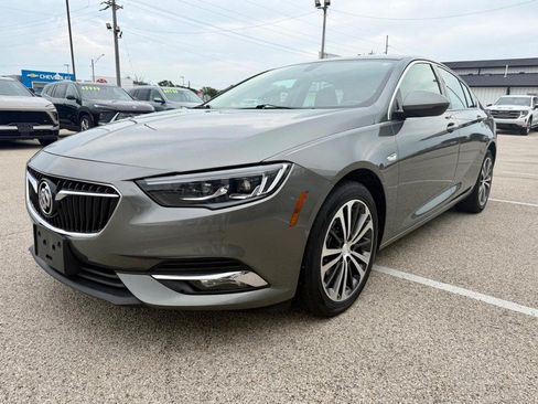 Used 2019 Buick Regal Essence w/ Driver Confidence Package I FWD image 7