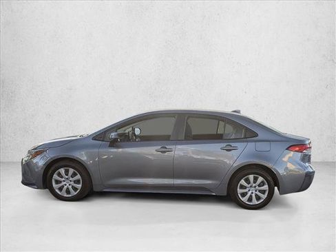 Used 2022 Toyota Corolla LE image 9