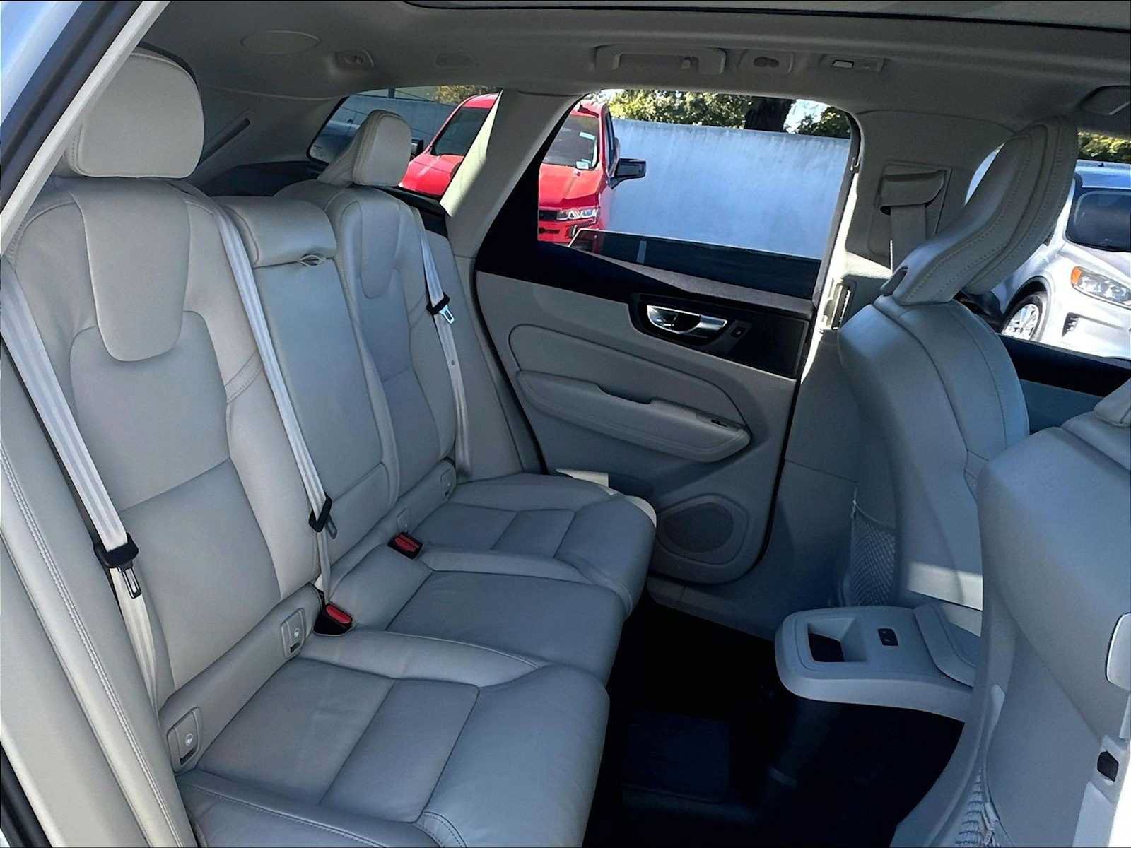 Used 2025 Volvo XC60 T8 Ultra w/ Climate Package AWD/4WD image 29
