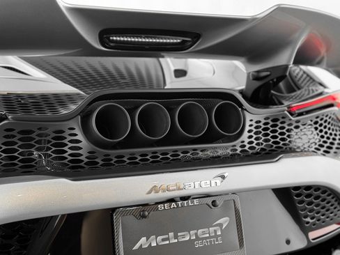 Used 2022 McLaren 765LT image 42