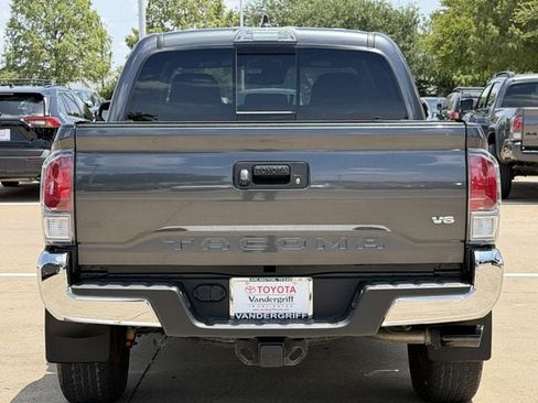 Used 2020 Toyota Tacoma TRD Off-Road AWD/4WD image 5