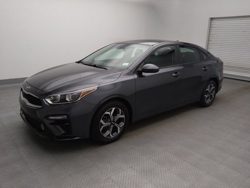 Used 2019 Kia Forte LXS image 2
