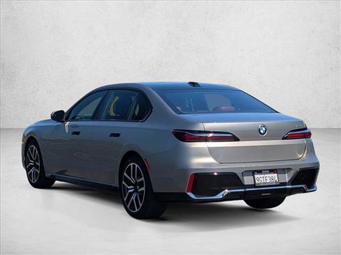 Certified 2023 BMW 740i RWD image 8