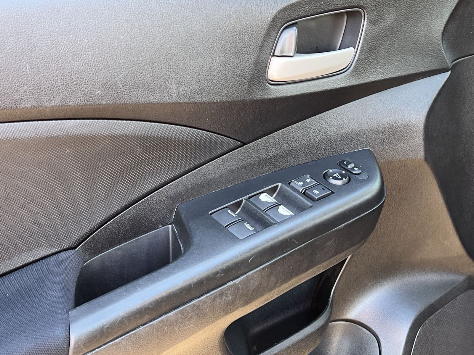 Used 2015 Honda CR-V LX image 15