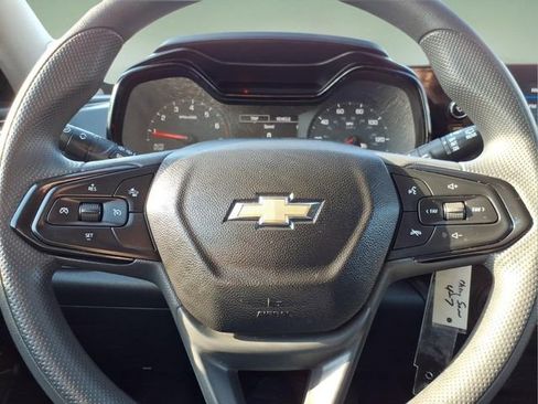 Used 2025 Chevrolet Trax LS w/ LS Convenience Package image 28