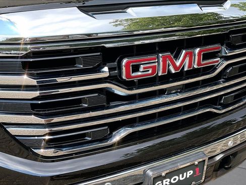 Used 2024 GMC Sierra 1500 SLT w/ SLT Premium Plus Package AWD/4WD image 30