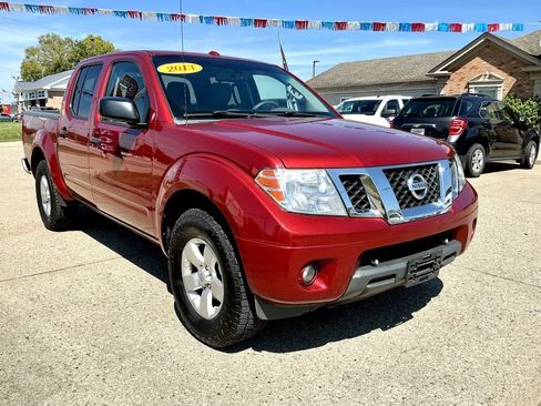 Used 2013 Nissan Frontier SV w/ SV Value Truck Pkg AWD/4WD image 3