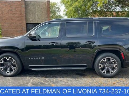 Used 2023 Jeep Wagoneer Series III w/ Preferred Equipment Group image 5