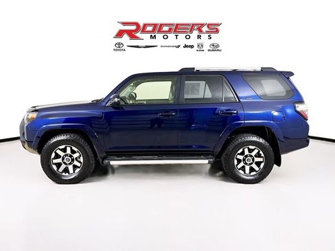 Used 2024 Toyota 4Runner SR5 Premium w/ Moonroof Package AWD/4WD image 4