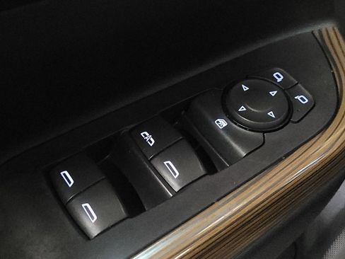 Used 2020 GMC Acadia SLE image 27