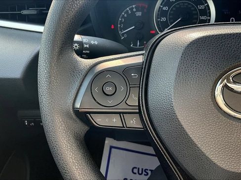 Used 2020 Toyota Corolla LE FWD image 10