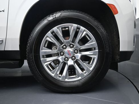 Used 2022 GMC Yukon XL Denali AWD/4WD image 5