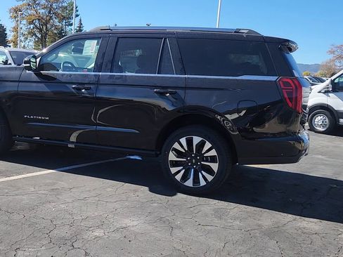 New 2025 Ford Expedition Platinum w/ Platinum Ultimate Package image 4