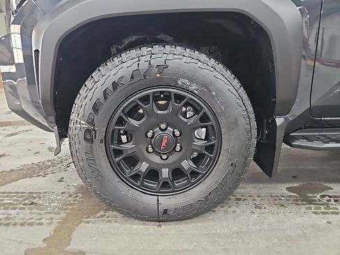 New 2025 Toyota 4Runner TRD Off-Road Premium image 9