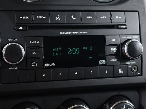 Used 2015 Jeep Patriot Latitude AWD/4WD image 29