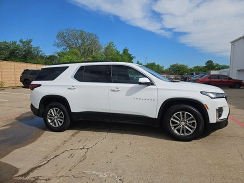 Used 2023 Chevrolet Traverse LT image 4