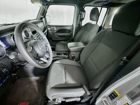 Used 2023 Jeep Wrangler Unlimited AWD/4WD image 13