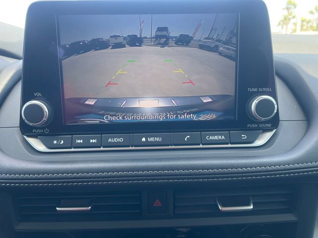 Used 2024 Nissan Rogue SV FWD image 17