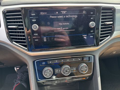 Used 2022 Volkswagen Atlas Cross Sport SEL Premium R-Line image 24