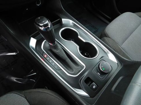 Used 2020 Chevrolet Traverse LT image 21