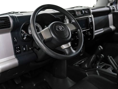 Used 2007 Toyota FJ Cruiser 4WD image 2