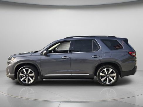 Used 2023 Honda Pilot Touring image 4