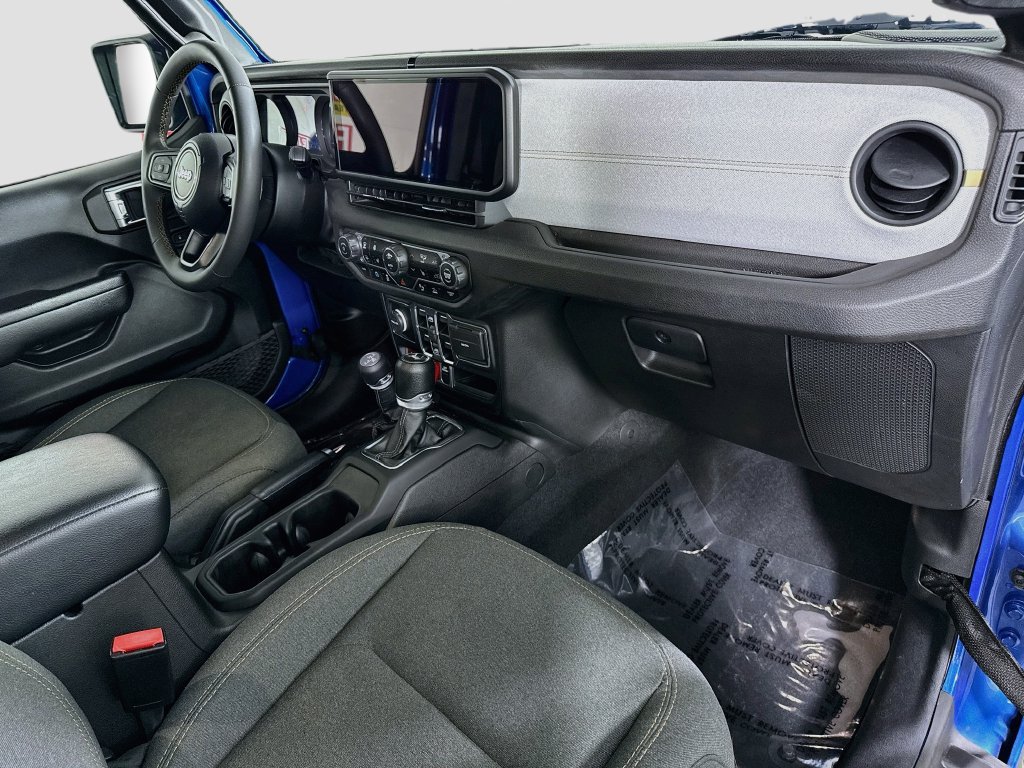 Used 2024 Jeep Wrangler Unlimited AWD/4WD image 30