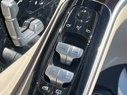 Certified 2025 Mercedes-Benz S 580 4MATIC Sedan image 18