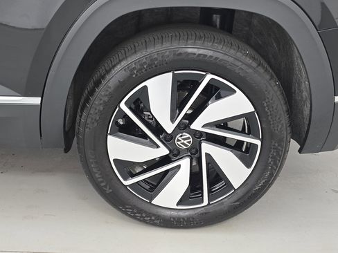 Certified 2025 Volkswagen Atlas SEL AWD/4WD image 35