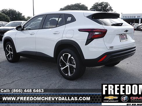 New 2026 Chevrolet Trax RS w/ Driver Confidence Package FWD image 5