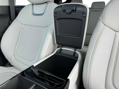 New 2025 Hyundai Tucson Limited image 18