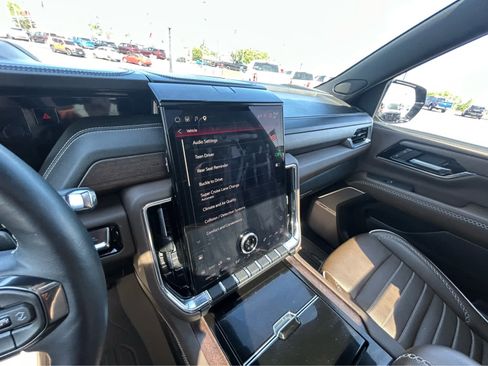 Used 2025 GMC Yukon XL Denali Ultimate w/ LPO, Floor Liner Package AWD/4WD image 49