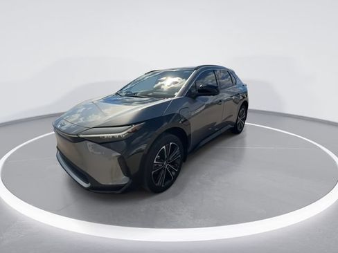 Used 2024 Toyota bZ4X AWD image 4