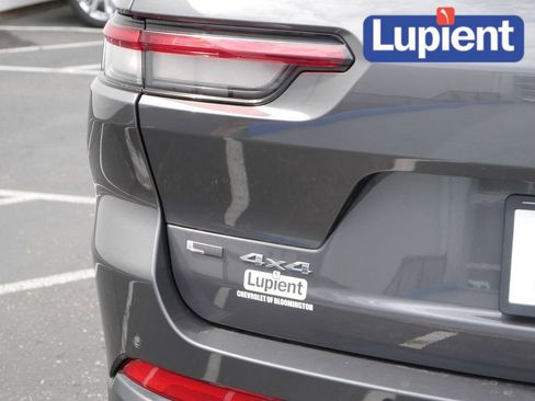 Used 2022 Jeep Grand Cherokee L Limited image 6