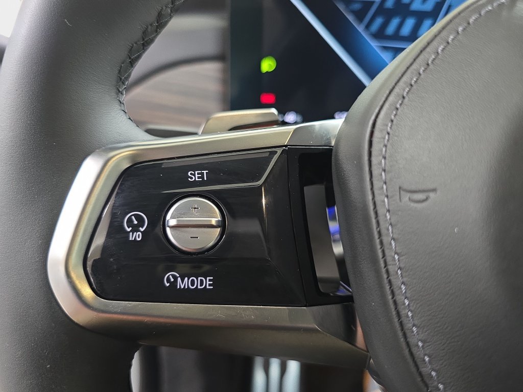 Used 2023 BMW i7 xDrive60 AWD/4WD image 20