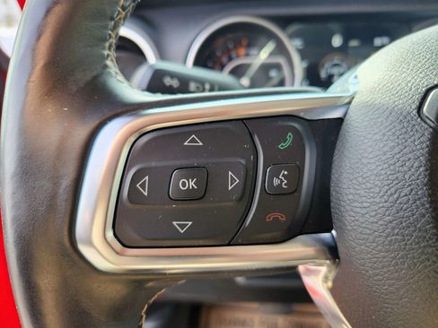 Used 2018 Jeep Wrangler Unlimited Sahara image 26