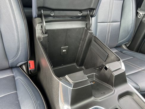 Used 2022 Chevrolet Silverado 1500 High Country image 23