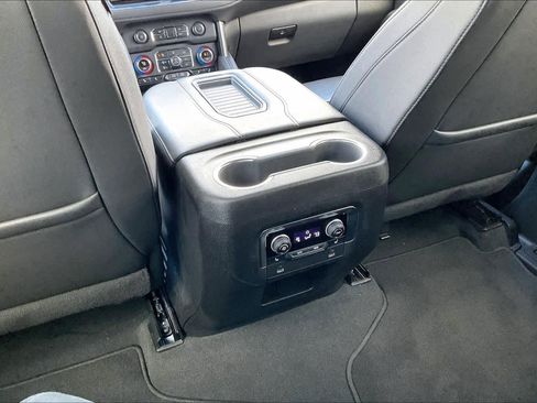 Used 2022 Chevrolet Tahoe LT w/ Luxury Package image 35