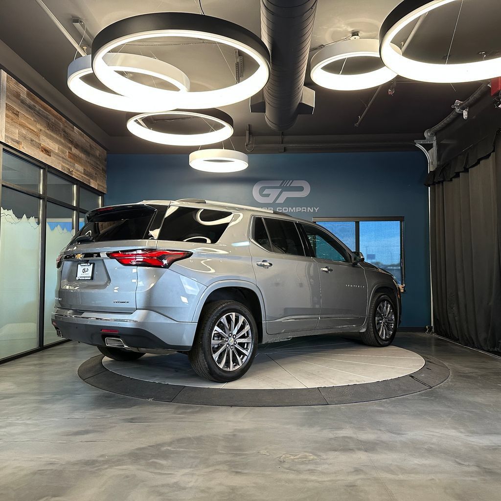 Used 2023 Chevrolet Traverse Premier AWD/4WD image 3