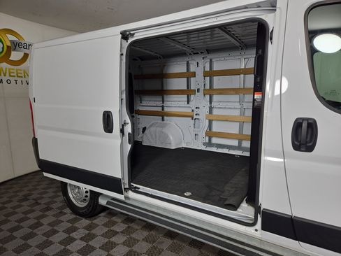 Used 2025 RAM ProMaster 2500 w/ U-Haul Equipment Group FWD image 13