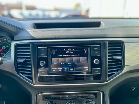 Used 2020 Volkswagen Atlas Cross Sport S image 19