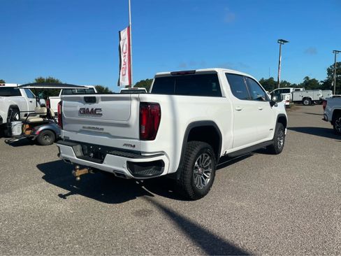 Used 2023 GMC Sierra 1500 AT4 w/ AT4 Premium Package AWD/4WD image 5