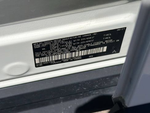 Used 2021 Toyota RAV4 LE FWD image 37