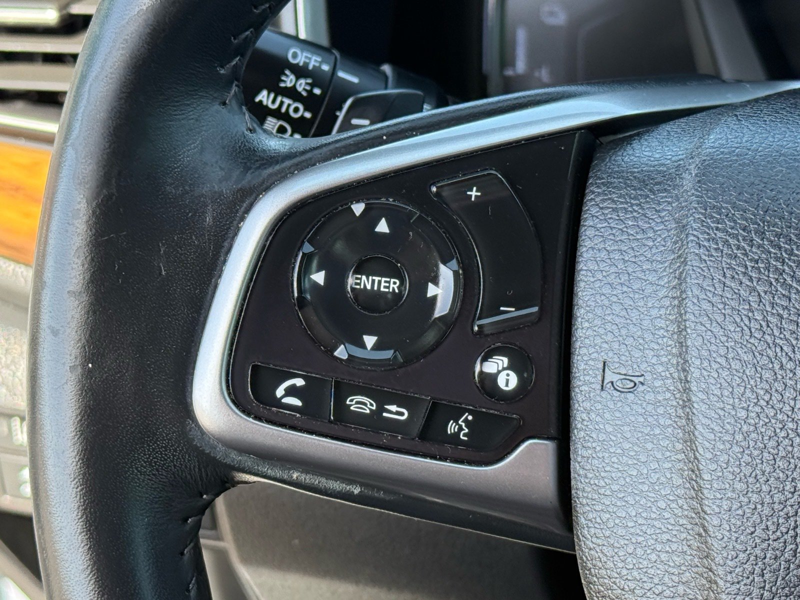 Used 2022 Honda CR-V Touring image 17