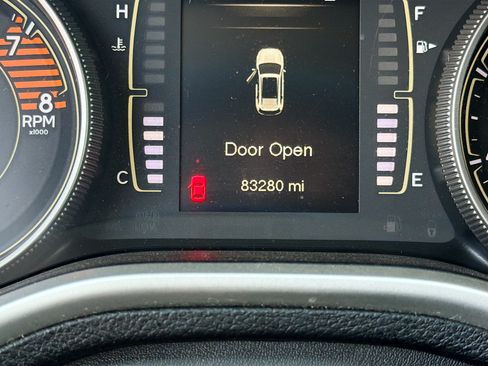 Used 2018 Jeep Cherokee Latitude Plus FWD image 38