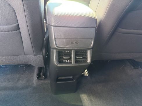 Used 2025 Chevrolet Equinox LT image 23